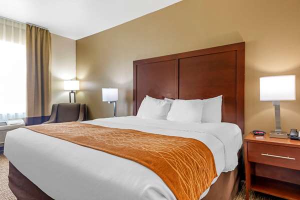  - Comfort Inn Denton - I-35, Exit 469