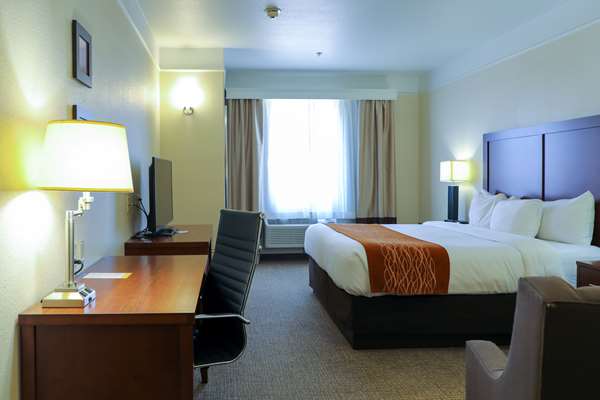  - Comfort Inn & Suites Odessa - I-20, Exit 120