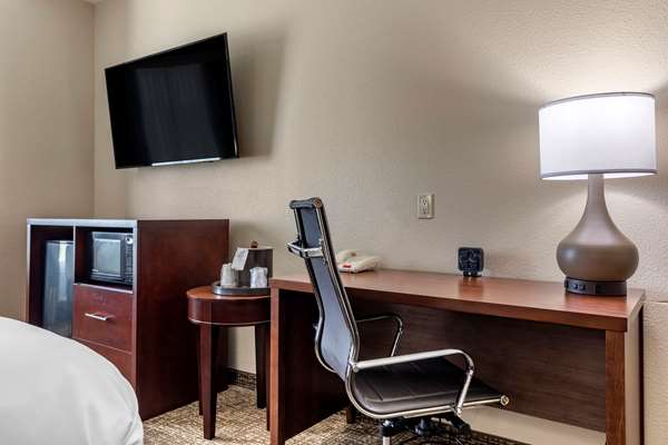 Suite - Comfort Suites Plano