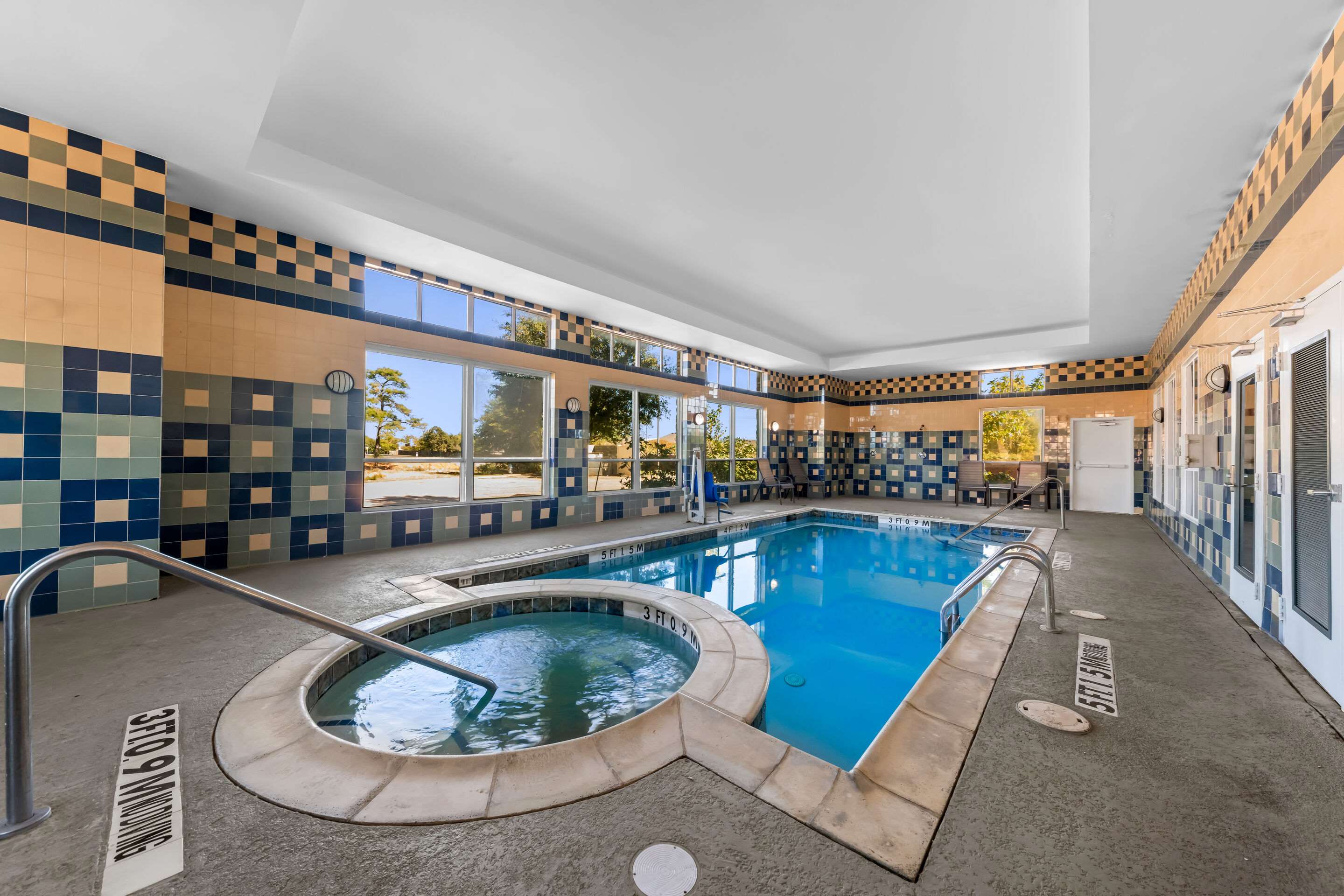 Indoor pool | Comfort Inn & Suites Near Lake Lewisville