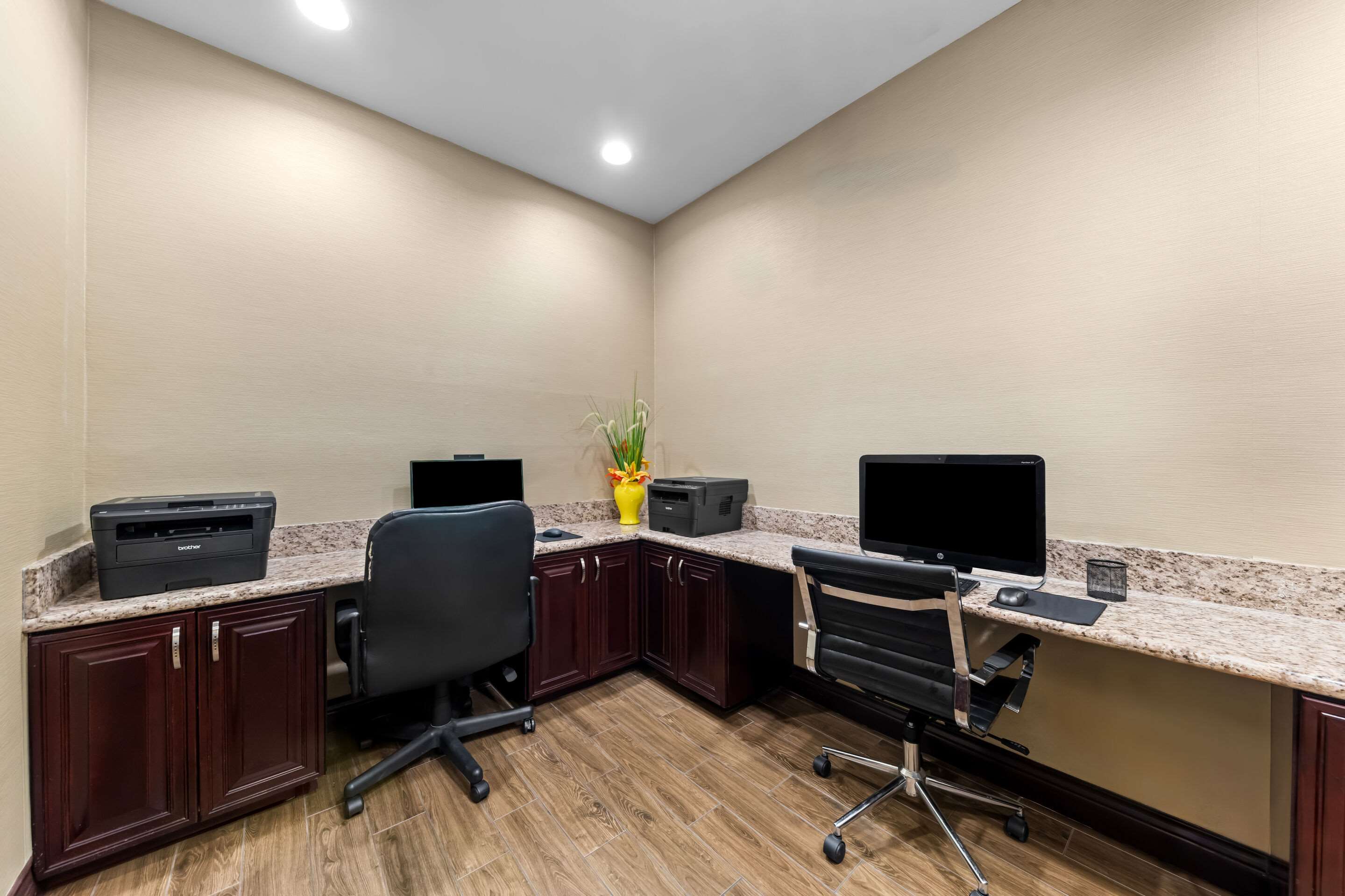 Computer in the lobby | Comfort Inn & Suites Near Lake Lewisville