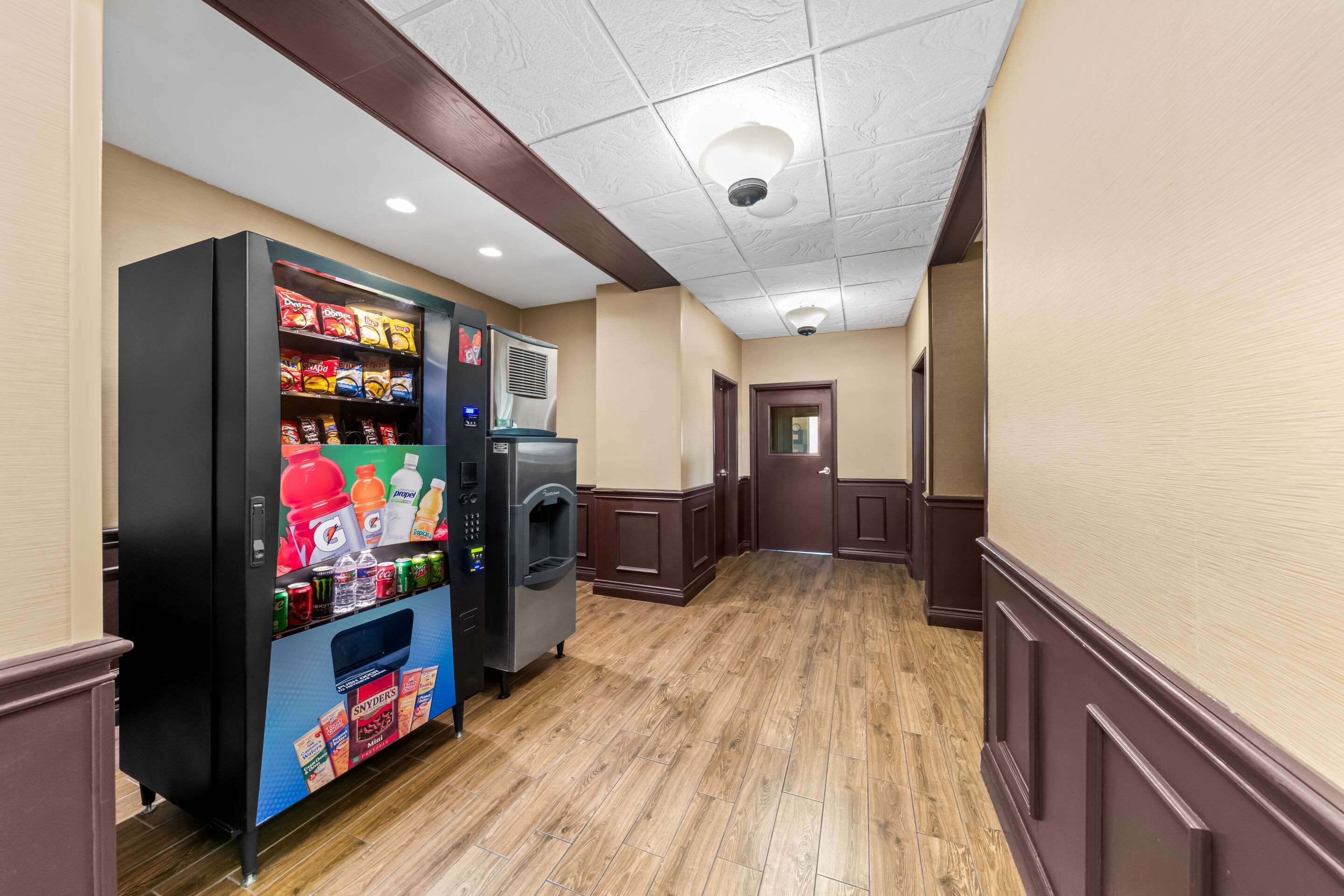 Hotel vending area | Comfort Inn & Suites Near Lake Lewisville