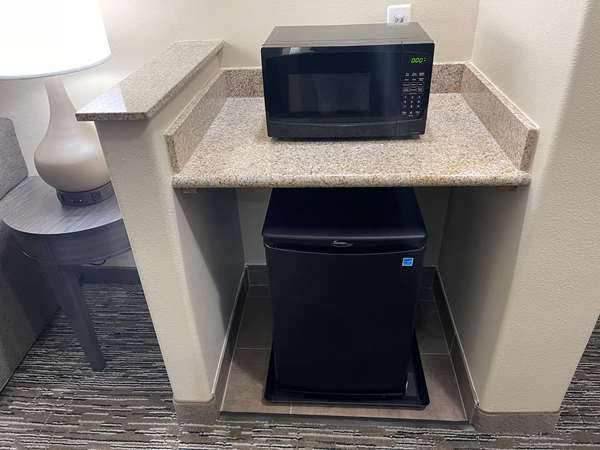 Suite - Comfort Inn Orange - I-10, Exit 873