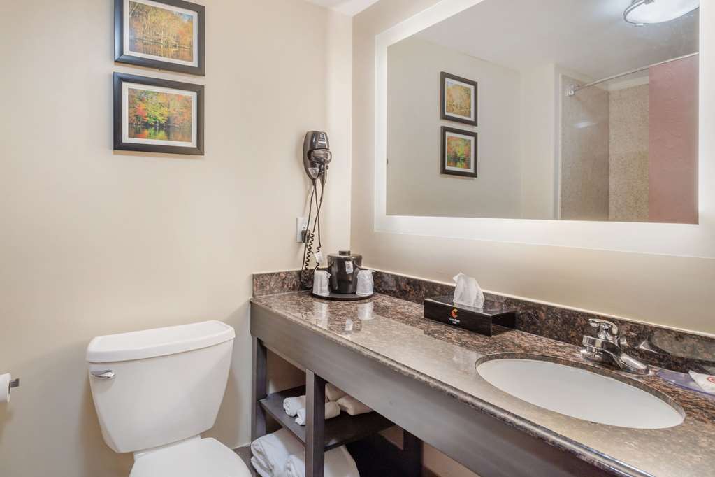 COMFORT INN ORANGE-guestroom-Guest Room,Bathroom,On-Site.jpg