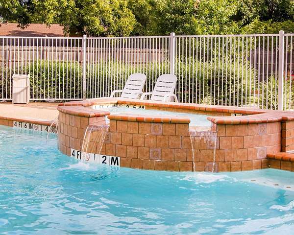 Pool - Comfort Suites Abilene