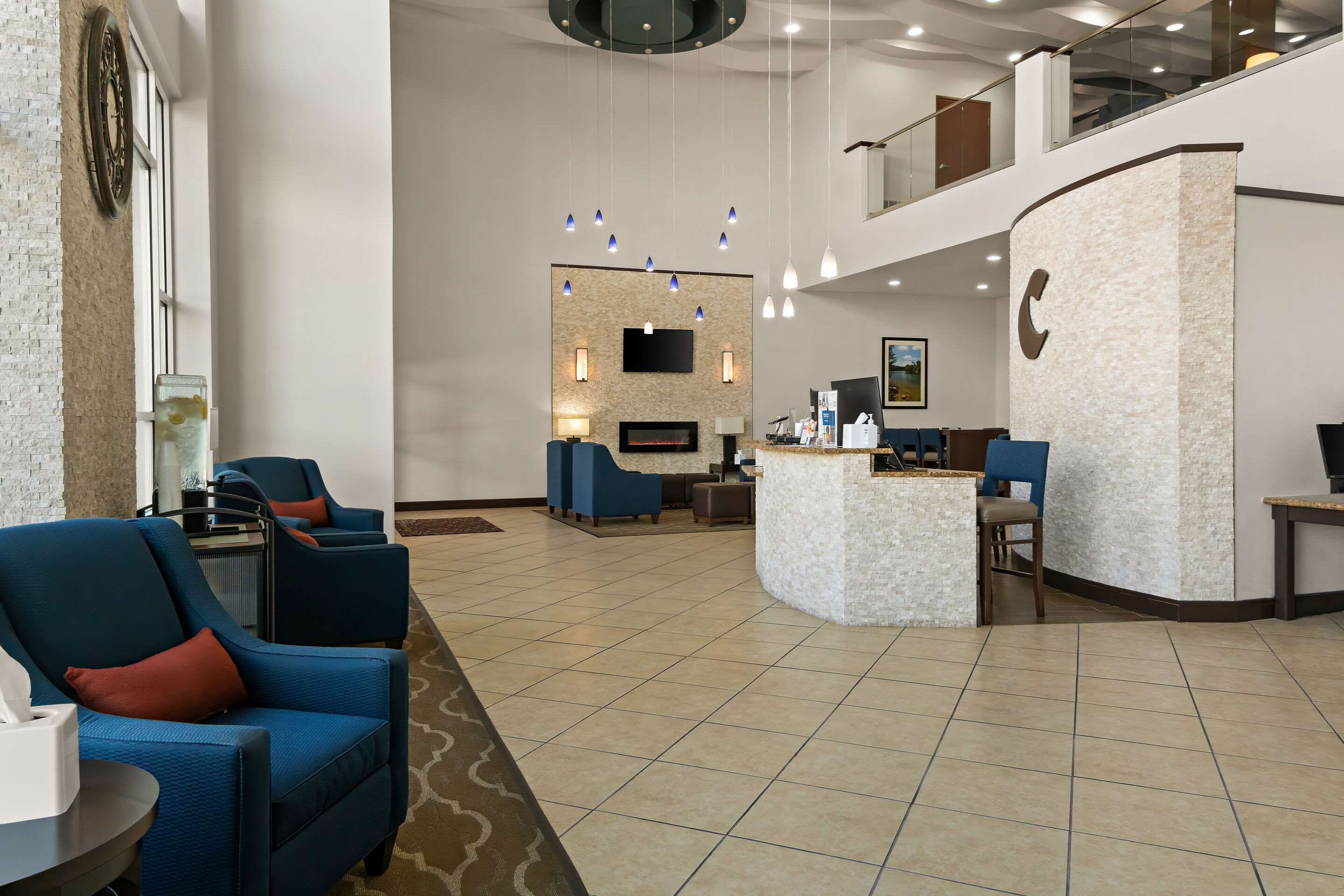 Hotel lobby | Comfort Suites Granbury