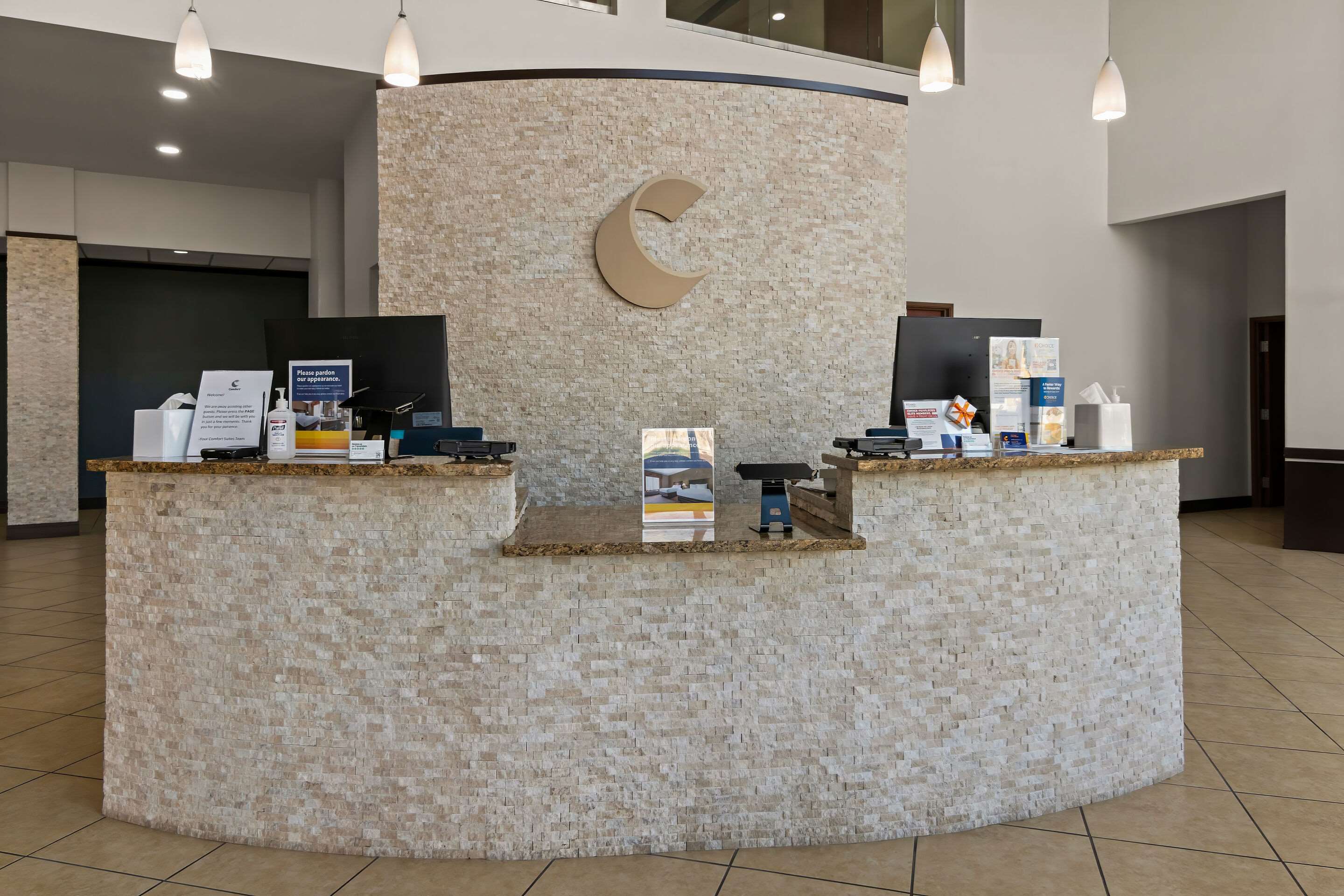 Front desk | Comfort Suites Granbury