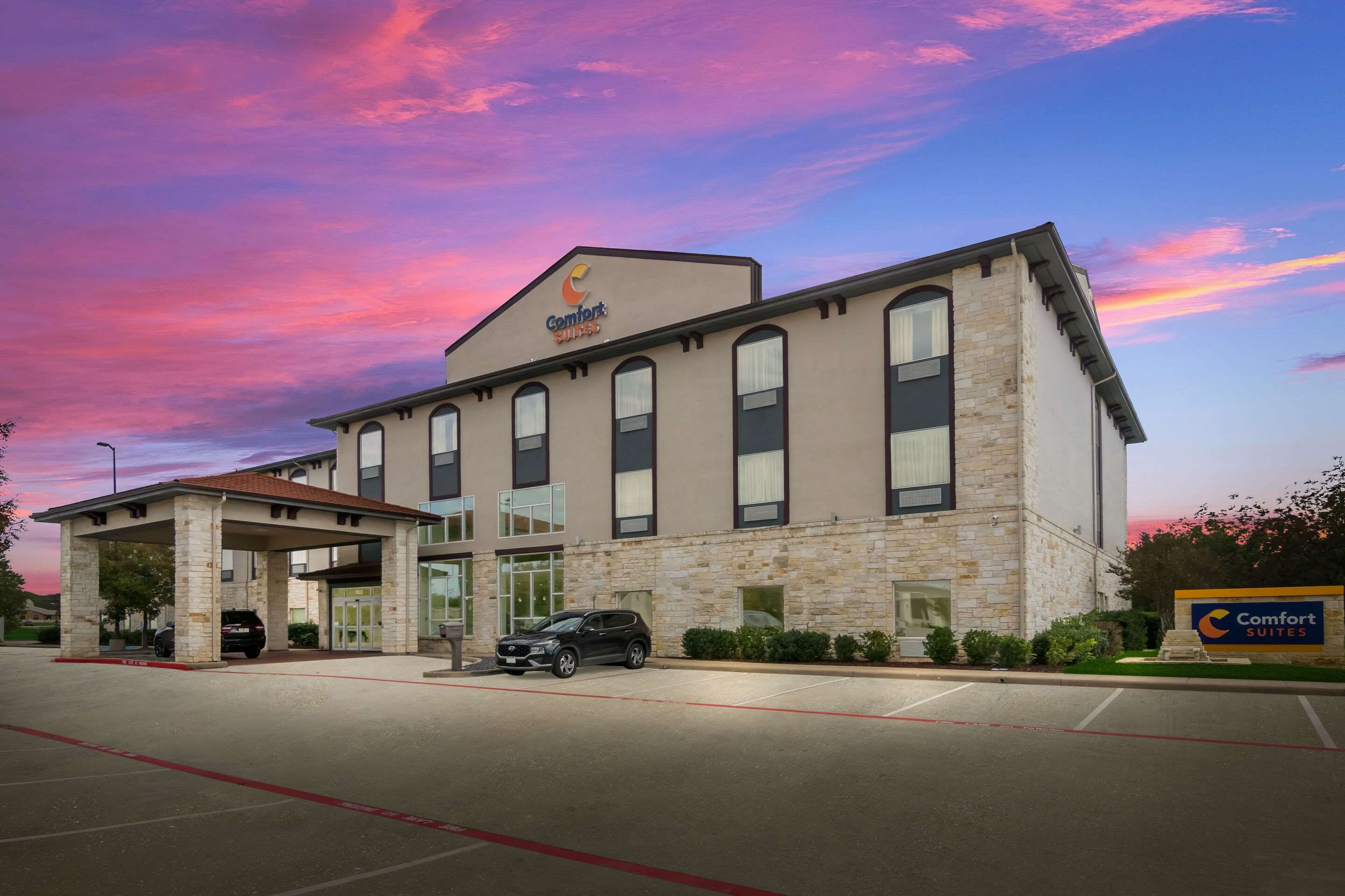 Twilight | Comfort Suites Granbury