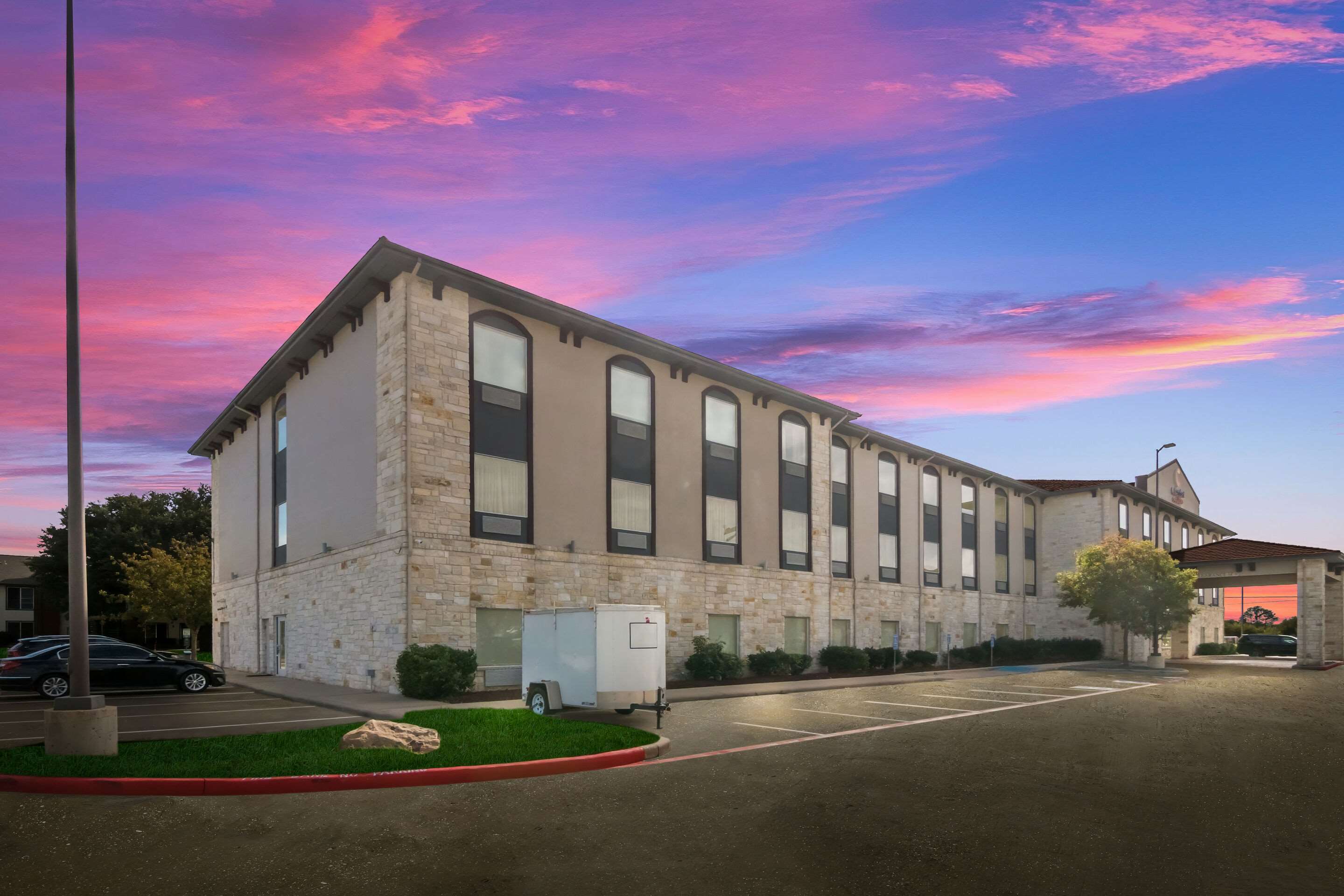Twilight | Comfort Suites Granbury