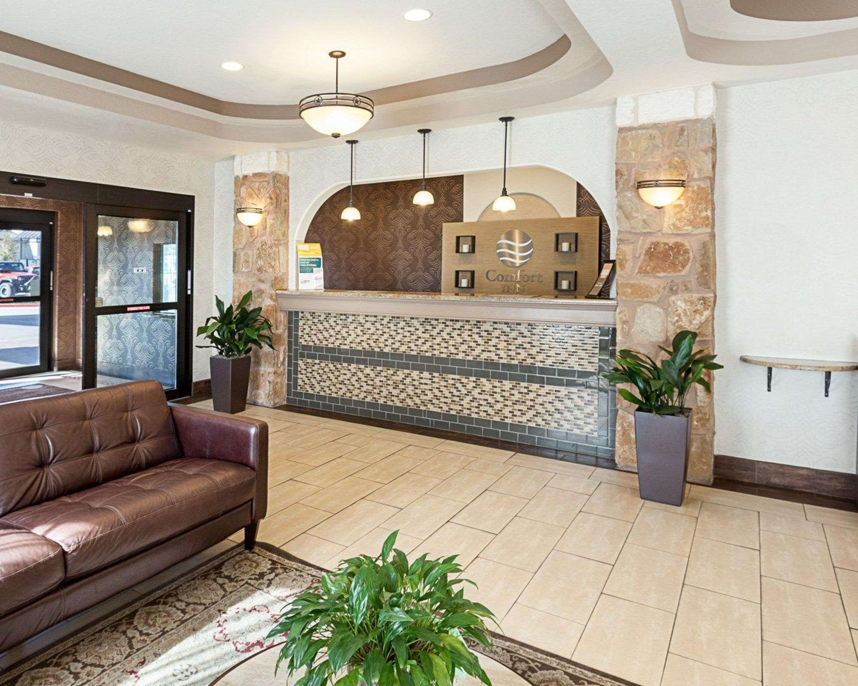 Front desk with friendly staff | Comfort Inn near Seaworld - Lackland AFB