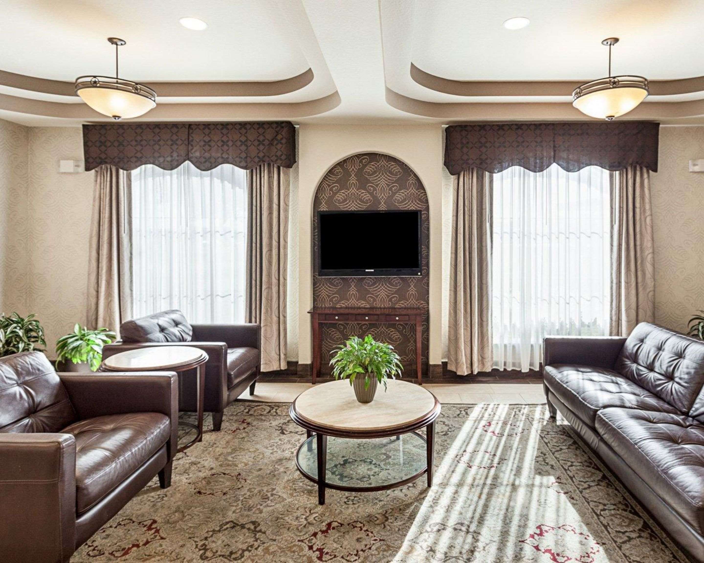 Spacious lobby with sitting area | Comfort Inn near Seaworld - Lackland AFB