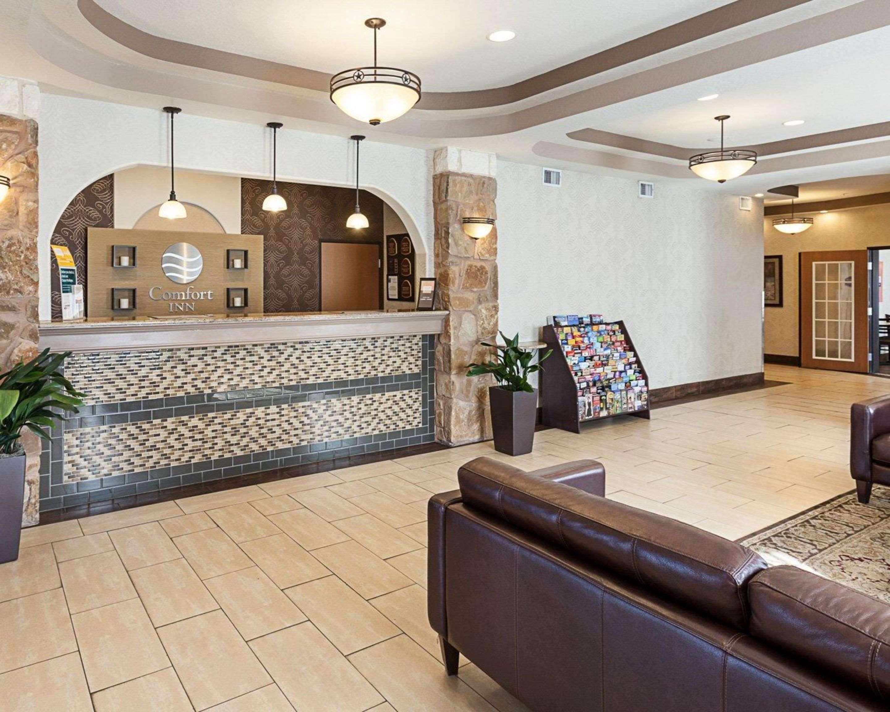 Hotel lobby | Comfort Inn near Seaworld - Lackland AFB