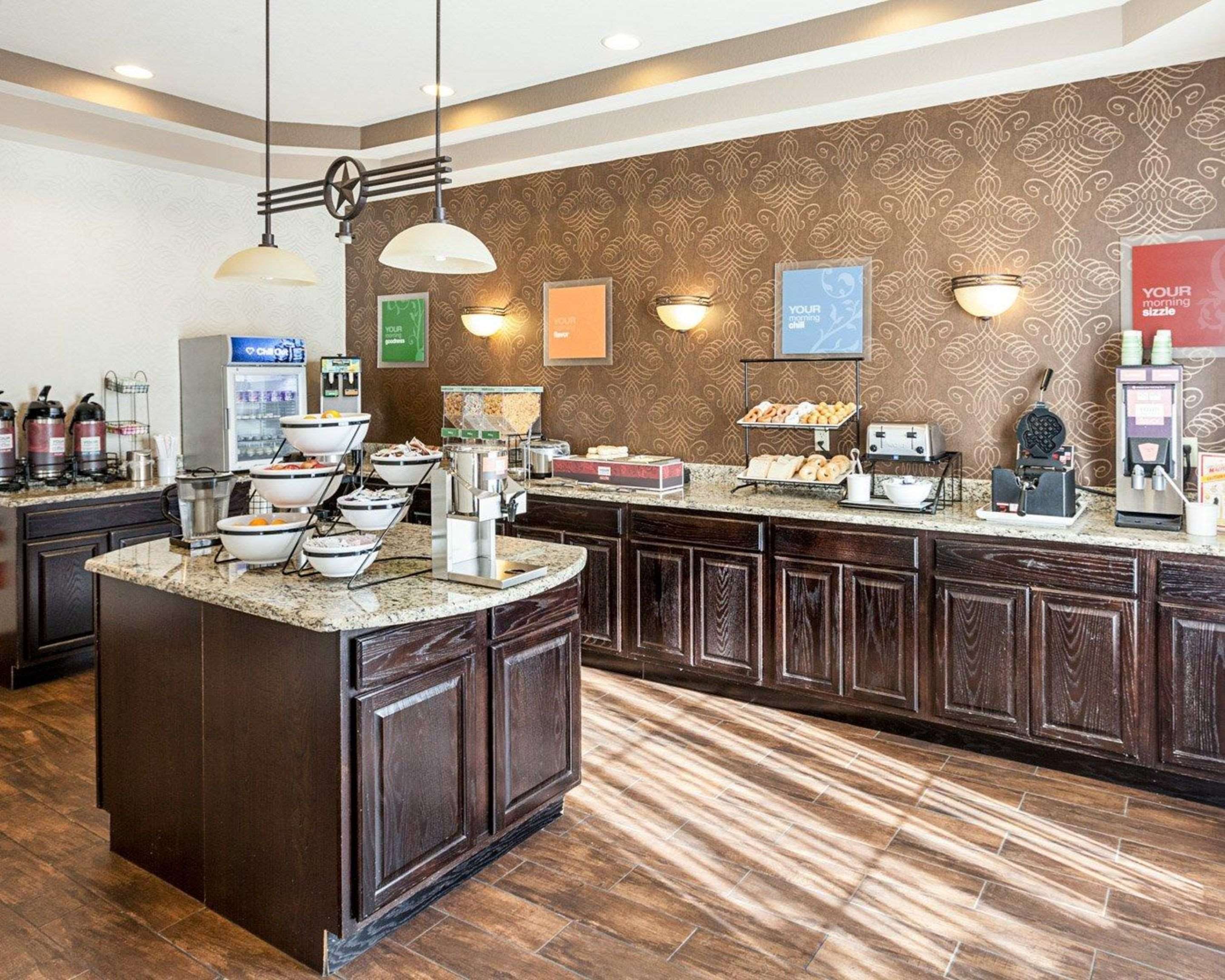 Breakfast counter | Comfort Inn near Seaworld - Lackland AFB