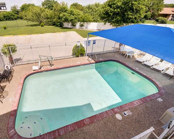 Pool - Econo Lodge Inn & Suites San Antonio - I-35, Exit 159B