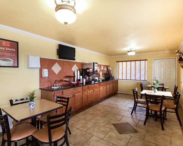 Amenities - Econo Lodge Inn & Suites San Antonio - I-35, Exit 159B