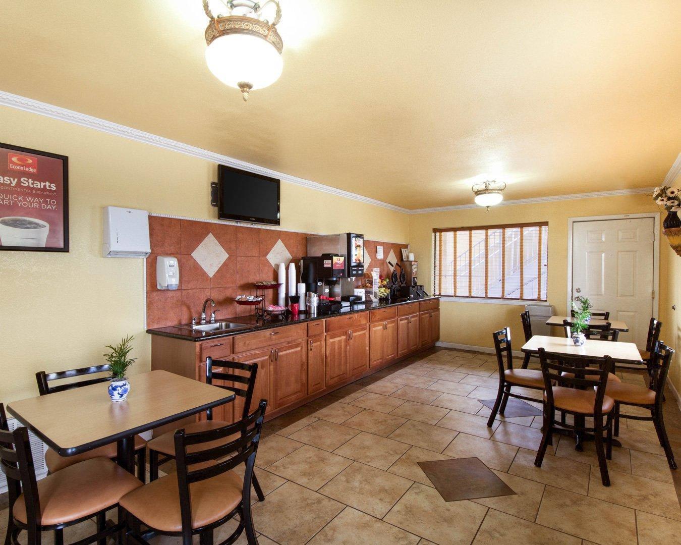 Free deluxe continental breakfast | Econo Lodge Inn & Suites Downtown Northeast near Fort Sam Houston