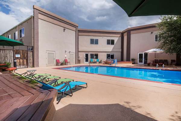 Pool - Quality Inn Alpine