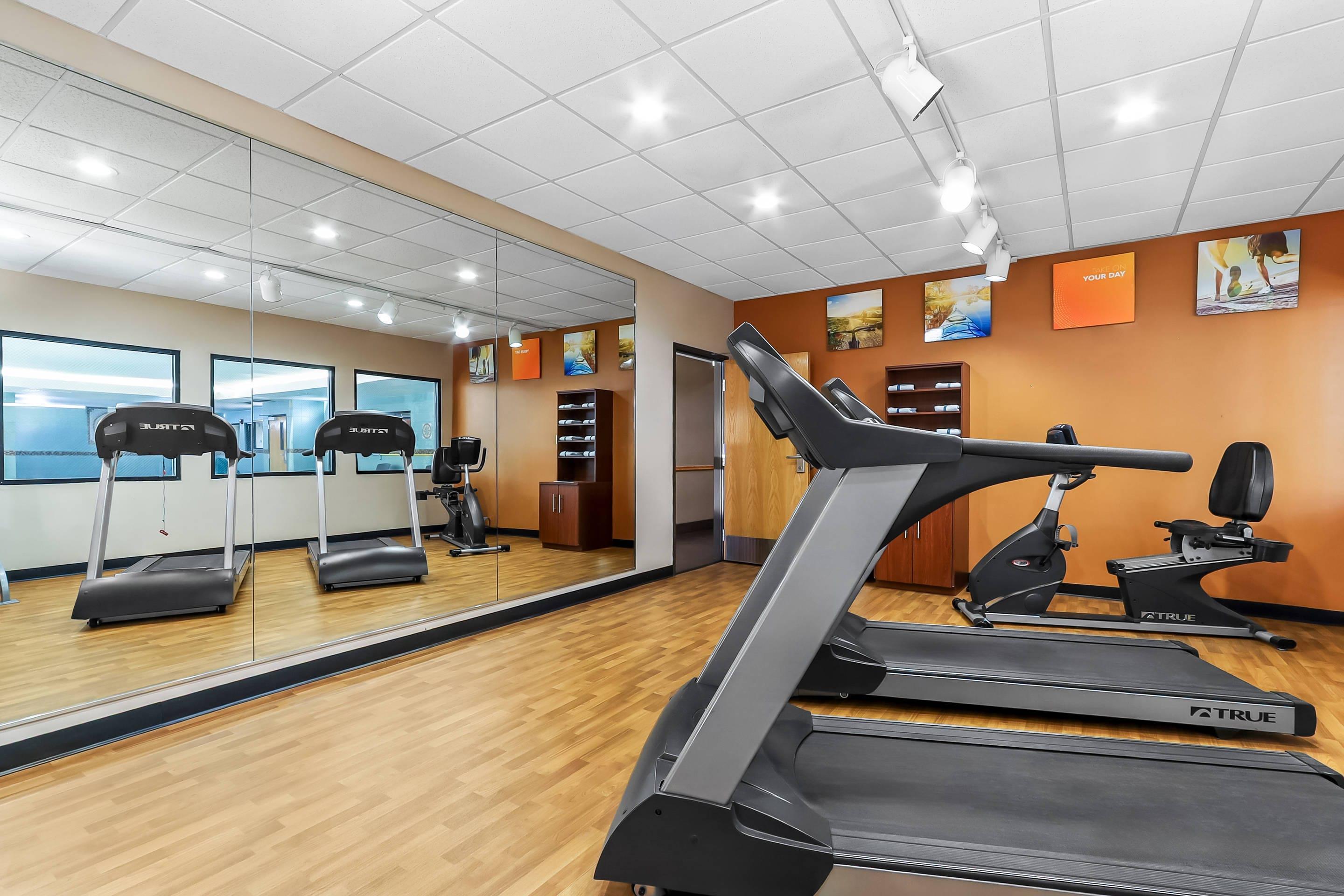 Exercise room | Comfort Suites El Paso West
