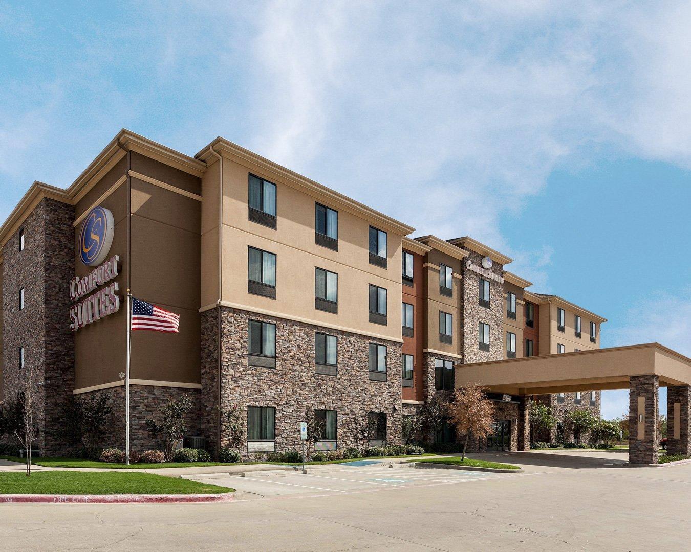 Hotel exterior | Comfort Suites Greenville