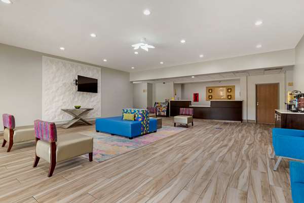  - Comfort Inn & Suites Selma - I-35, Exit 173