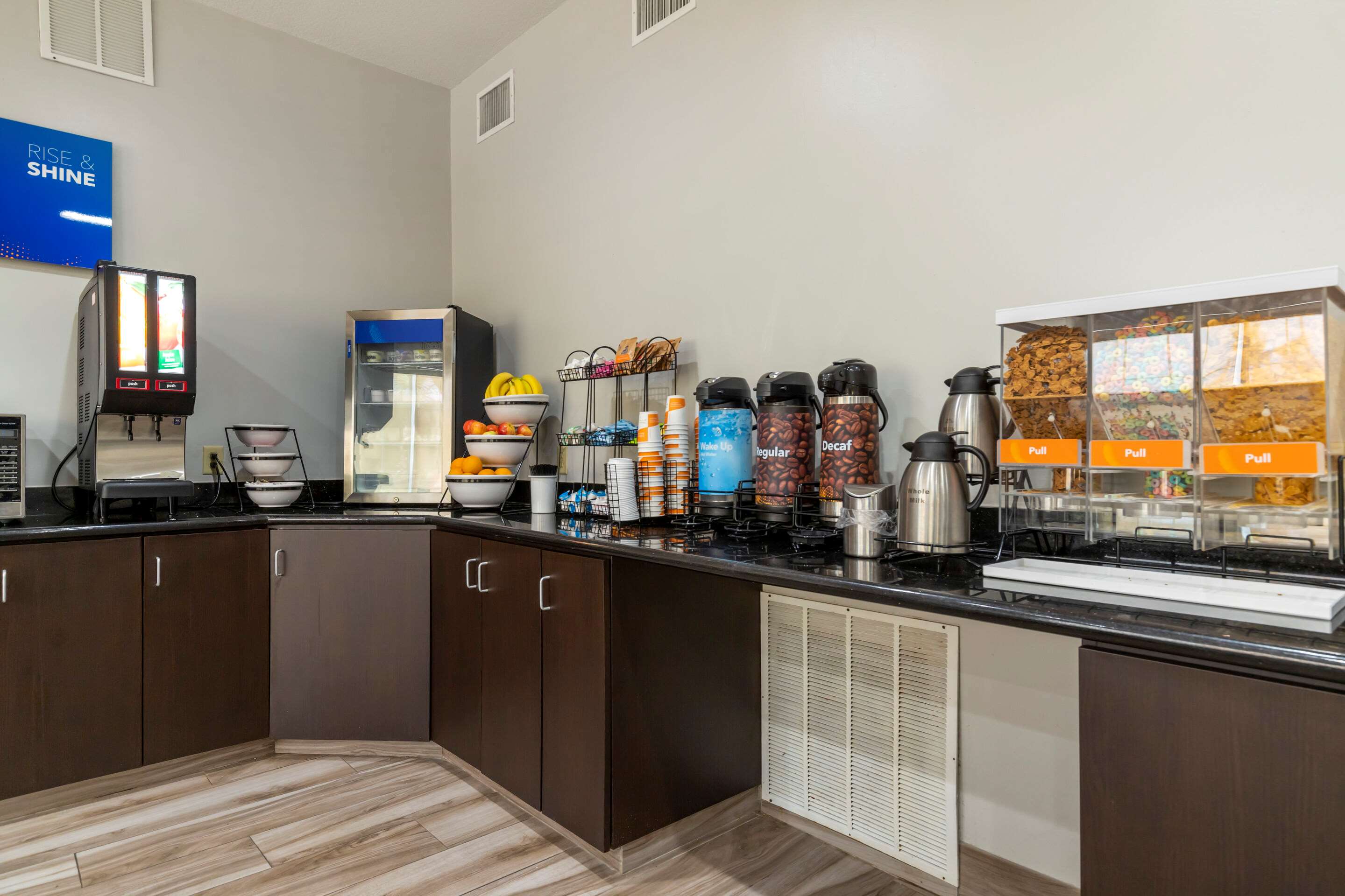 Breakfast bar | Comfort Inn & Suites Selma near Randolph AFB