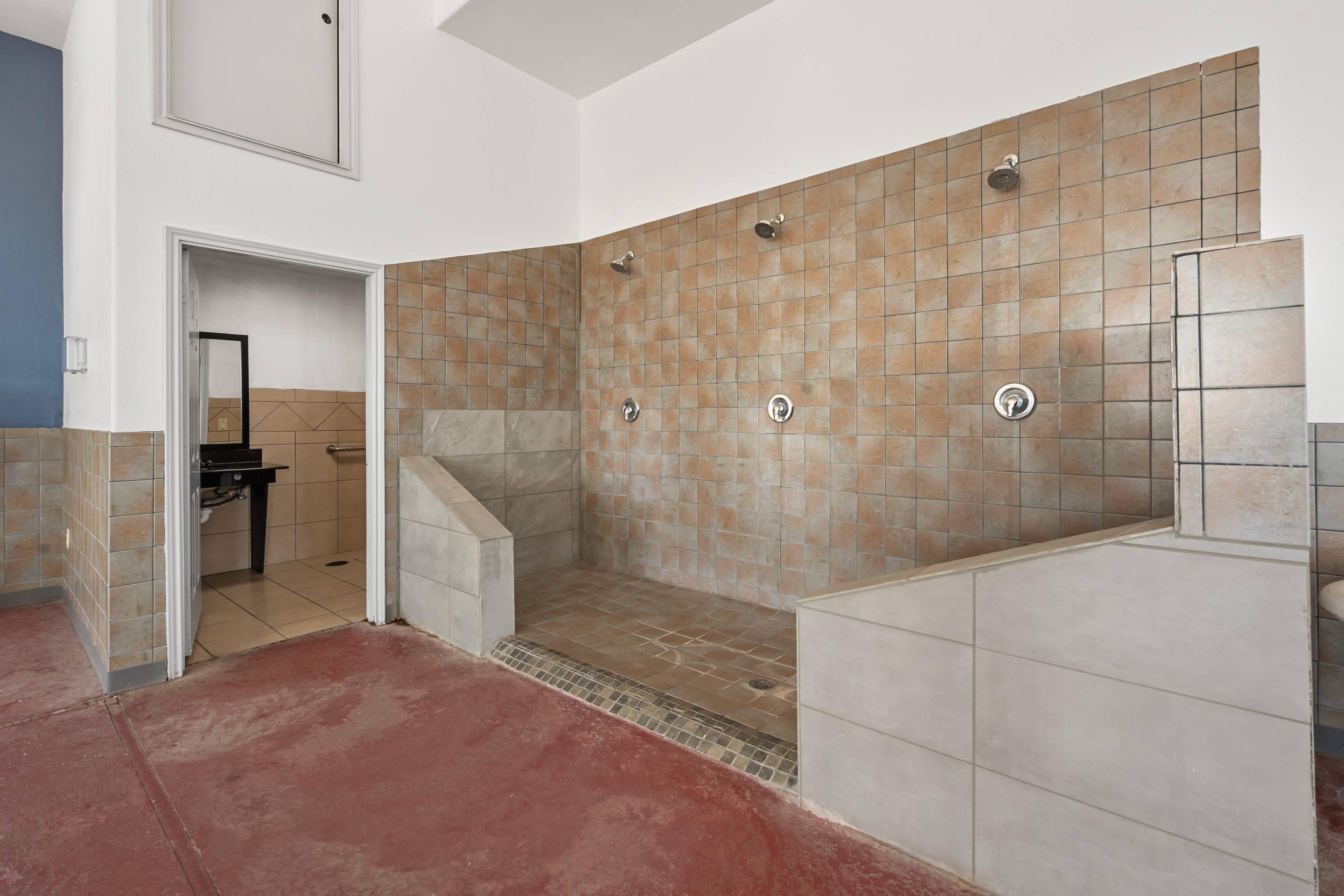 Indoor pool | Comfort Suites Lake Worth