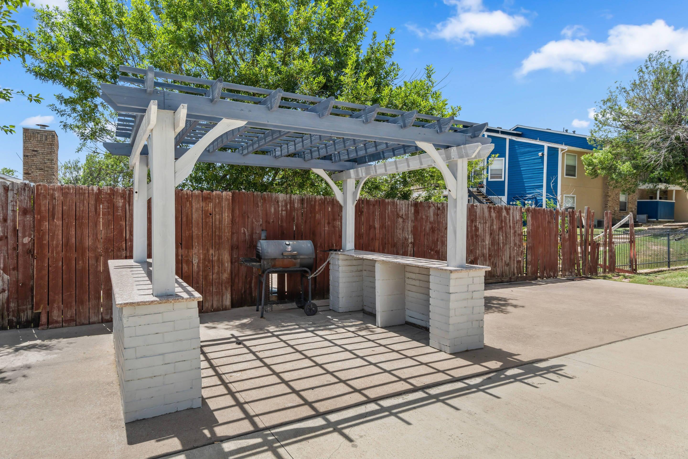 Barbecue area | Comfort Suites Lake Worth