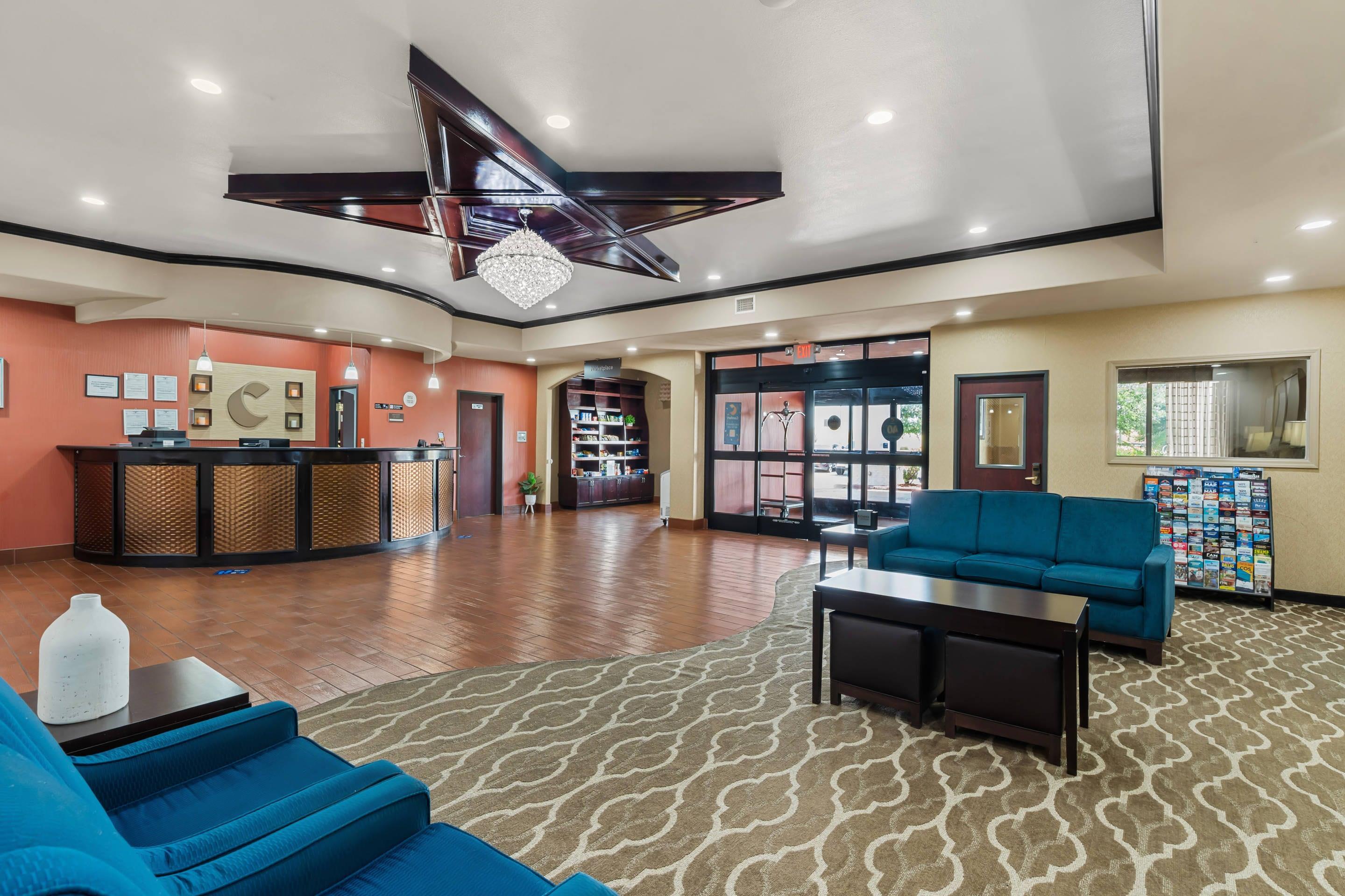 Hotel lobby | Comfort Suites Lake Worth