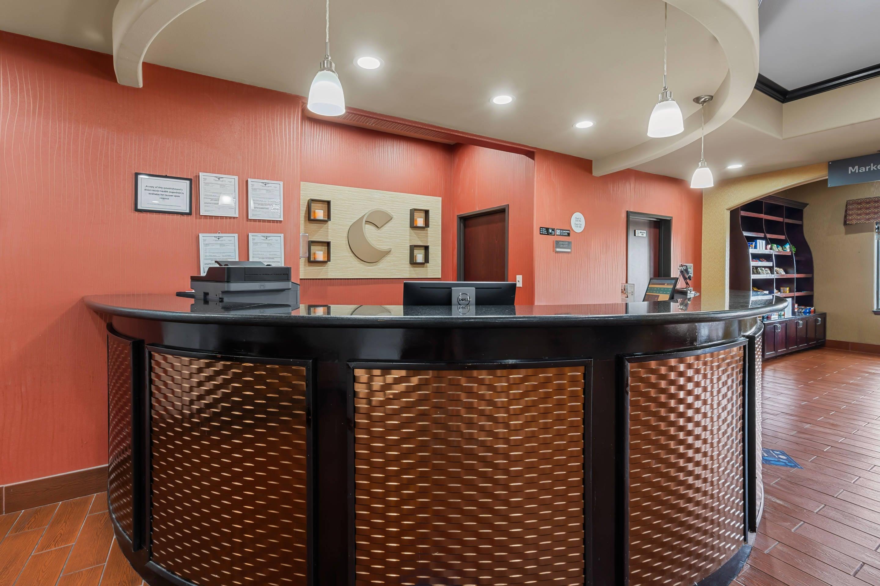 Hotel lobby | Comfort Suites Lake Worth