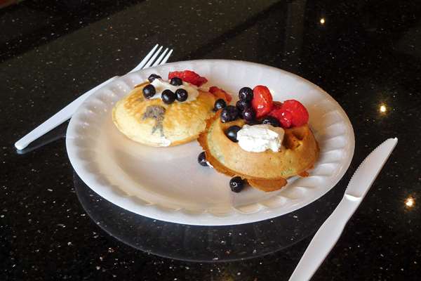 Amenities - Comfort Suites Palestine