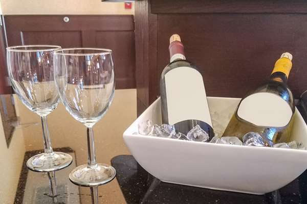 Suite - Comfort Suites Palestine