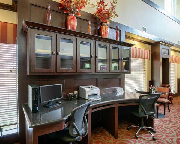 Conference Area - Comfort Suites Palestine
