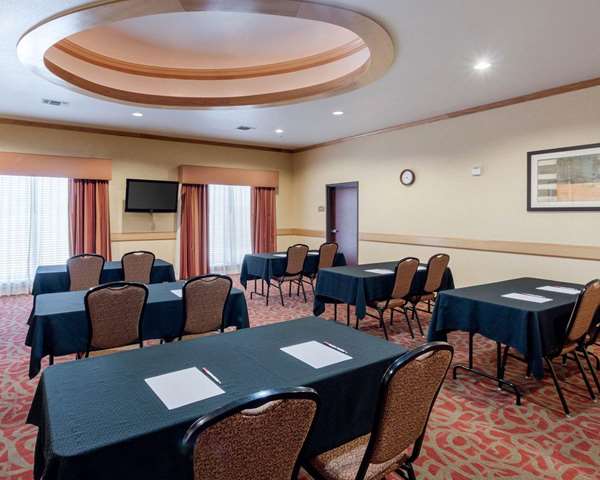  - Comfort Suites Palestine