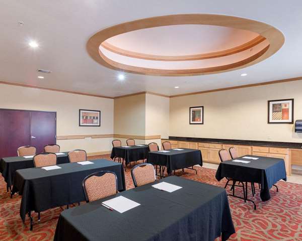  - Comfort Suites Palestine