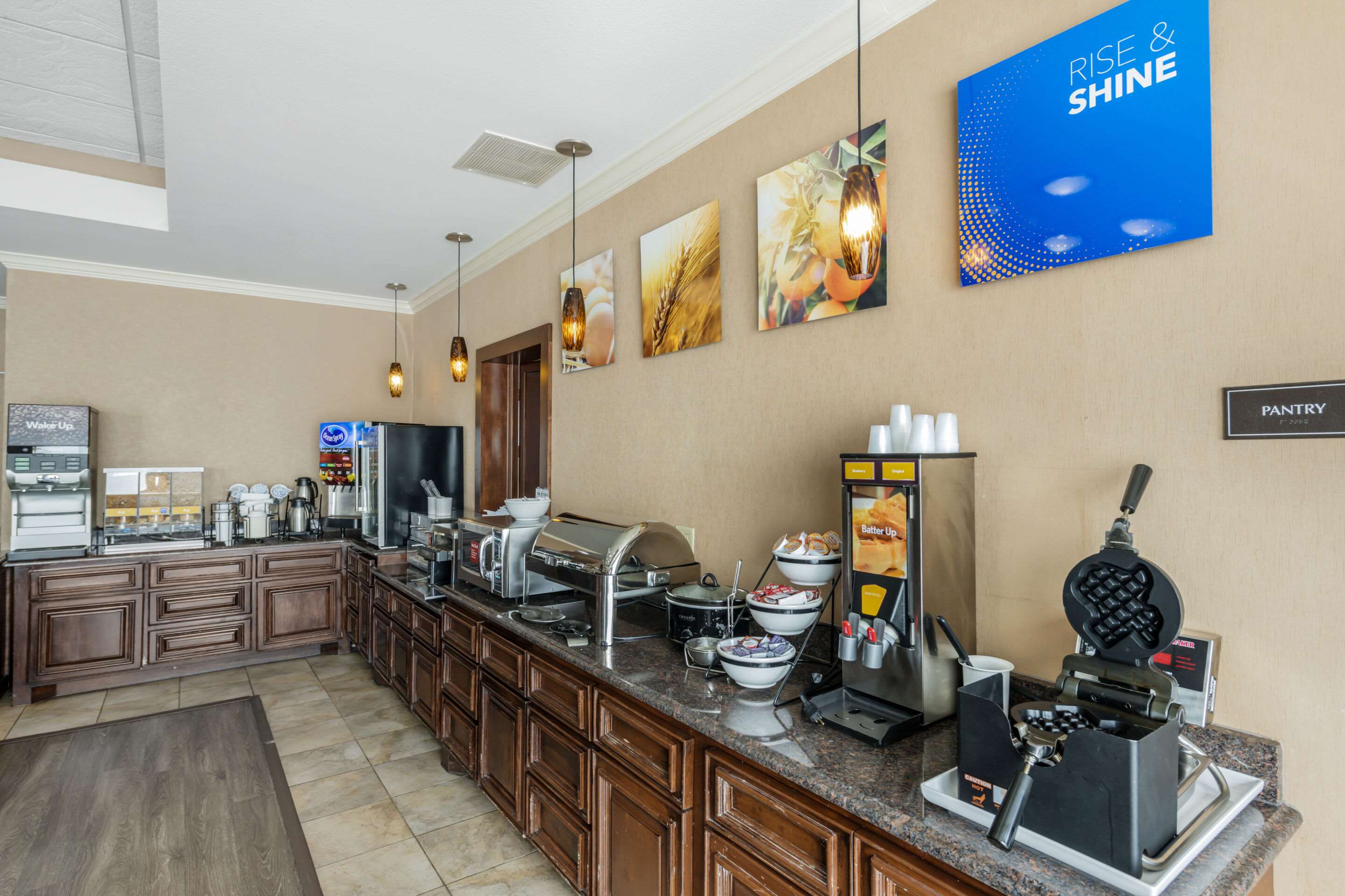 Breakfast area | Comfort Inn & Suites