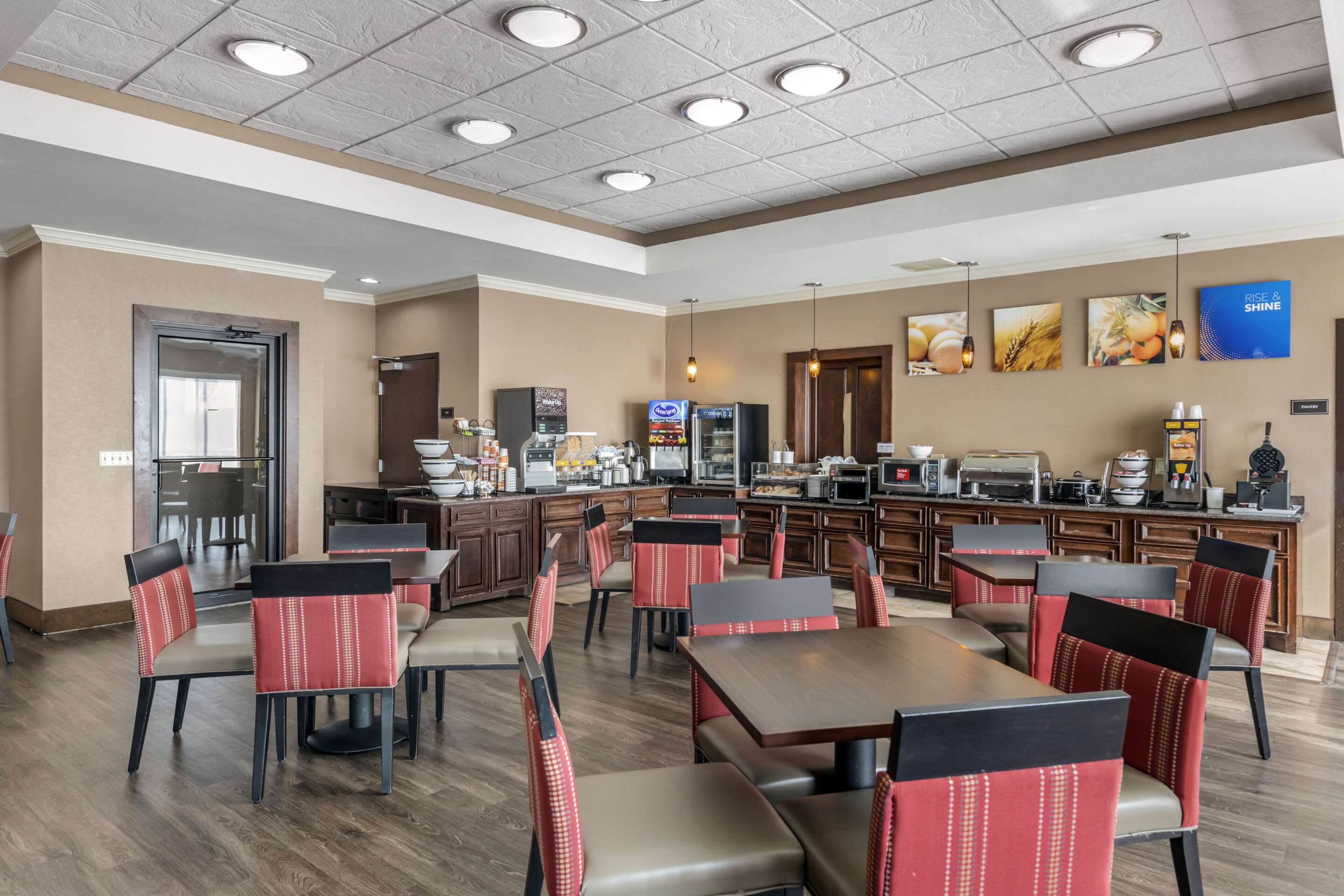 Breakfast area | Comfort Inn & Suites