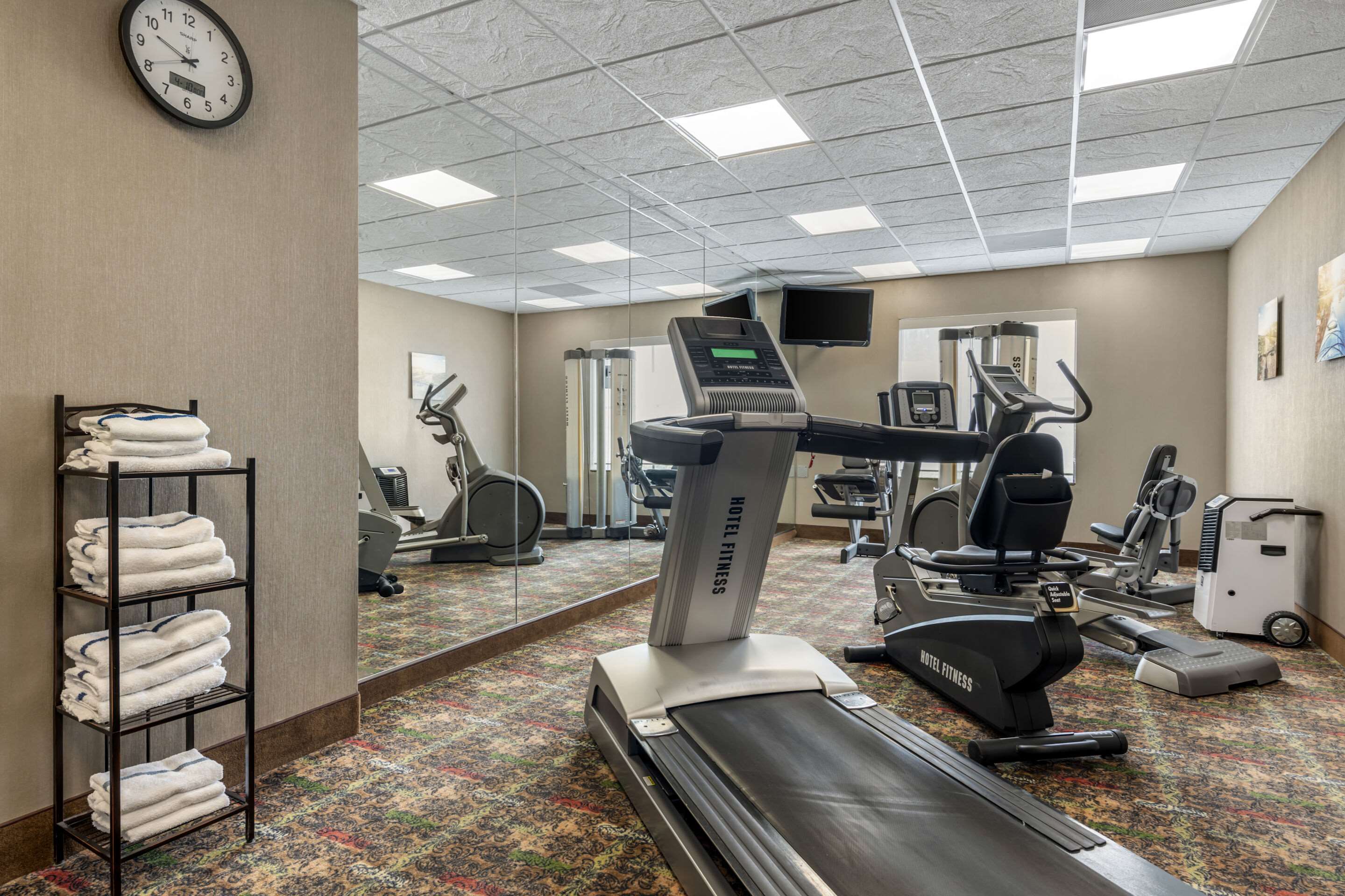 Exercise room | Comfort Inn & Suites