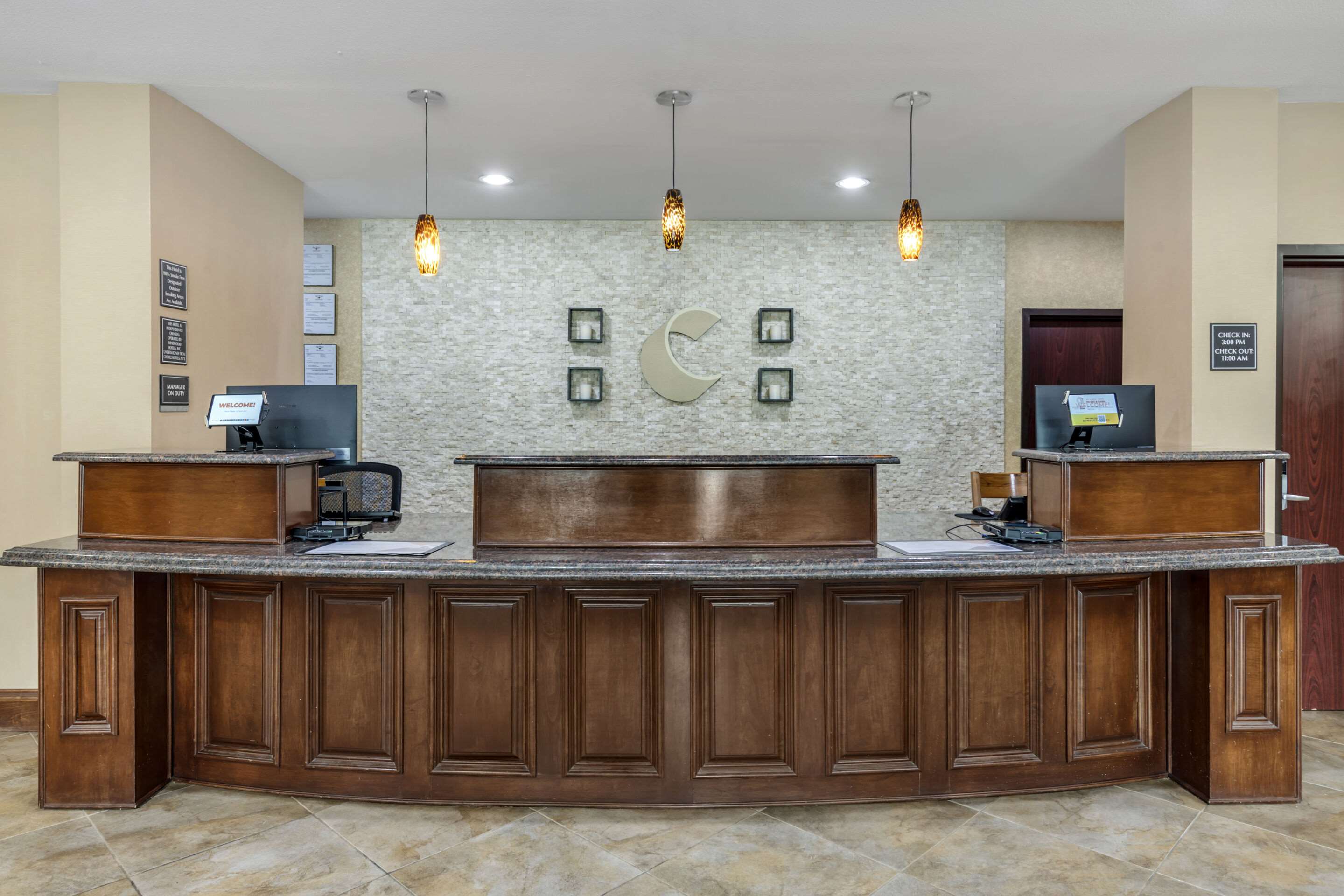 Front desk | Comfort Inn & Suites