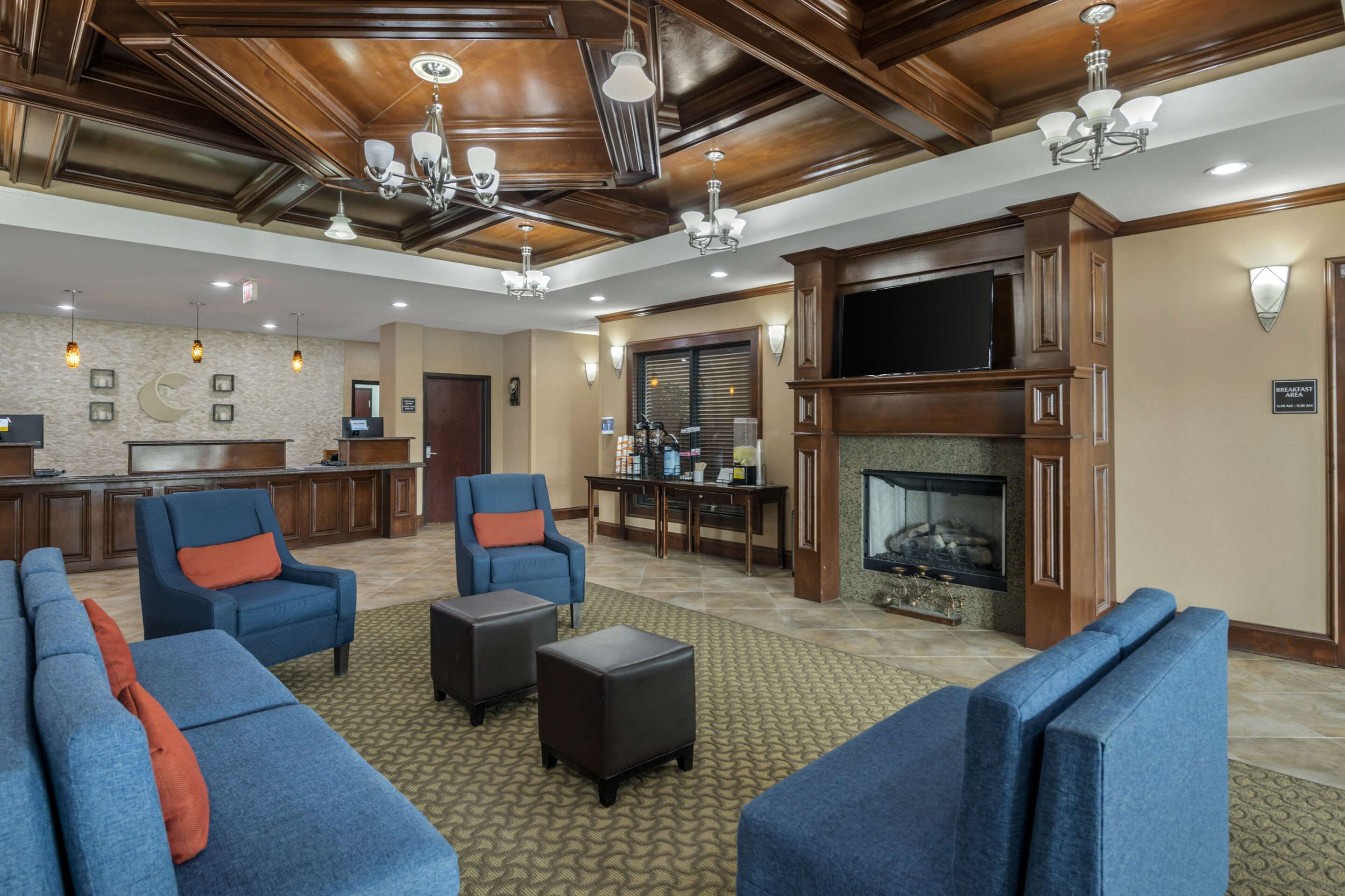 Lobby with sitting area | Comfort Inn & Suites
