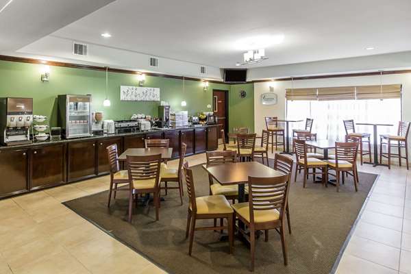 Amenities - Sleep Inn & Suites Bush Airport Humble - I-69, Exit 147