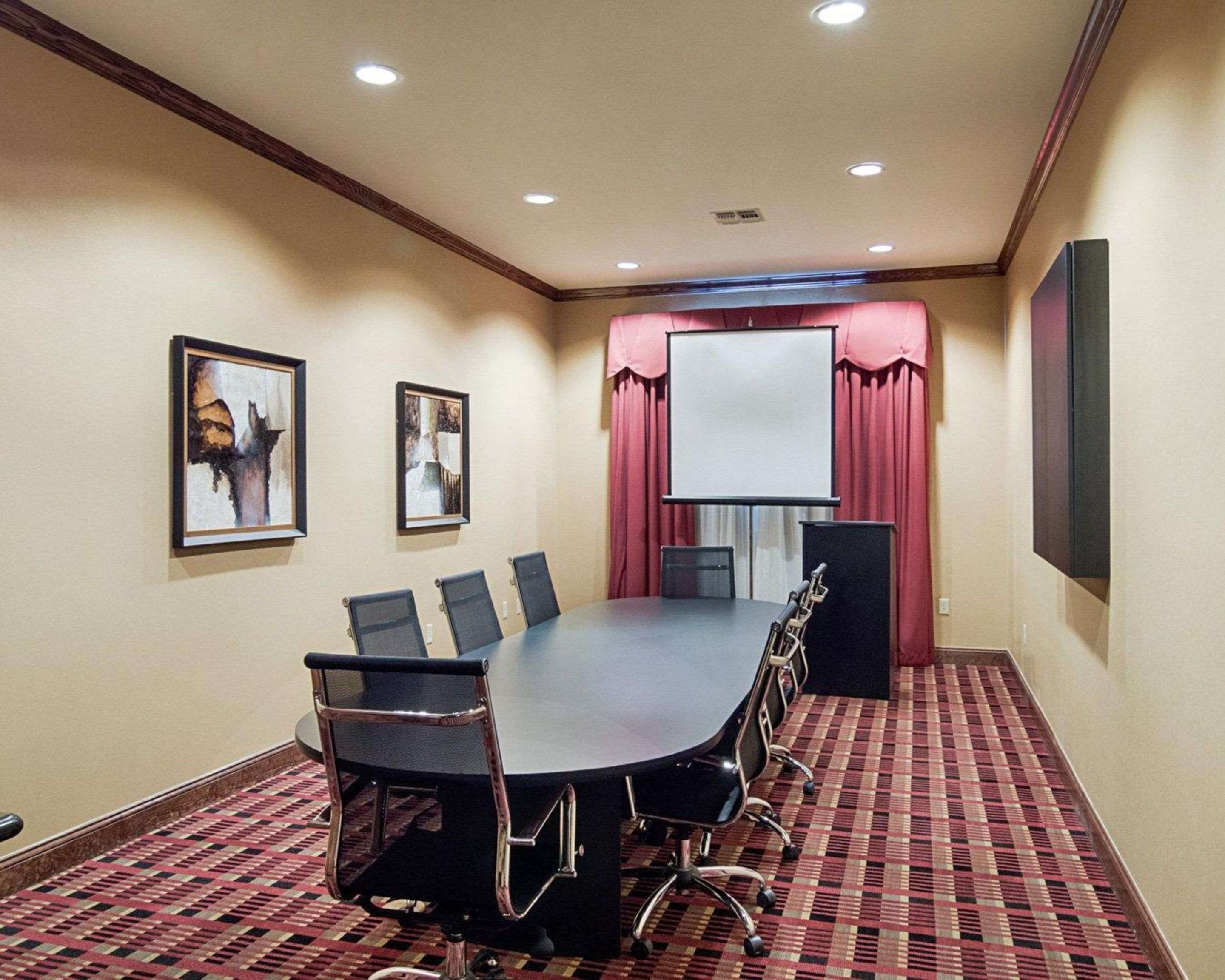 Boardroom | Comfort Inn & Suites
