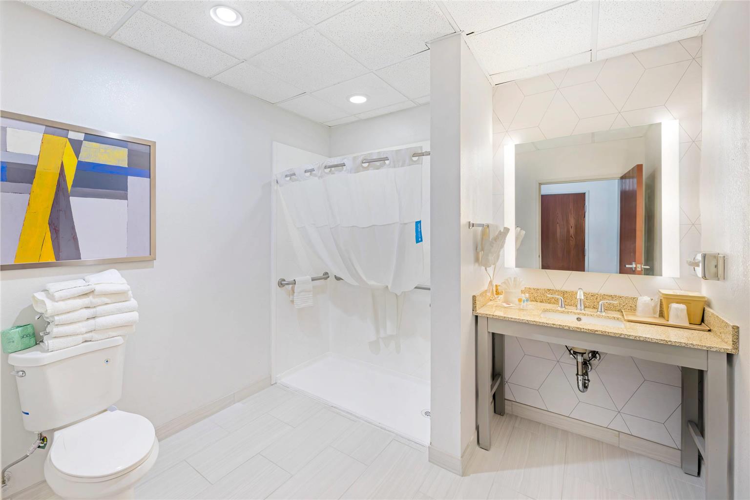 COMFORT SUITES PECOS-guestroom-Guest Room,Bathroom,On-Site.jpg
