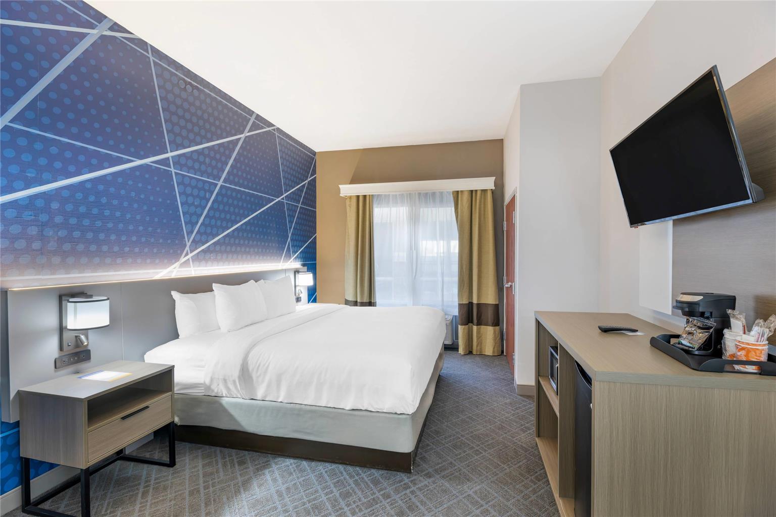 COMFORT SUITES PECOS-guestroom-Guest Room,Suite,On-Site.jpg