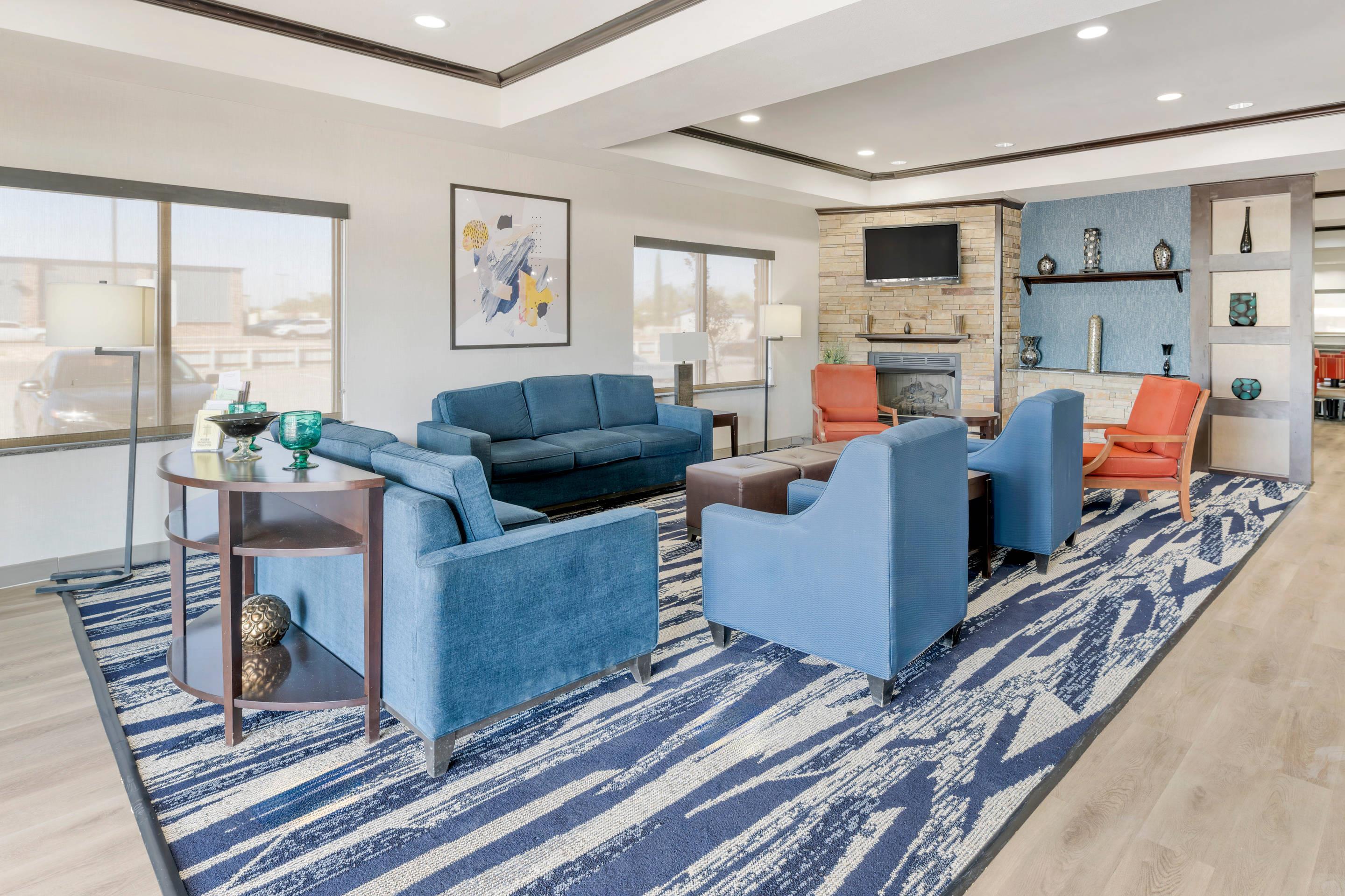 Hotel lobby | Comfort Suites Pecos