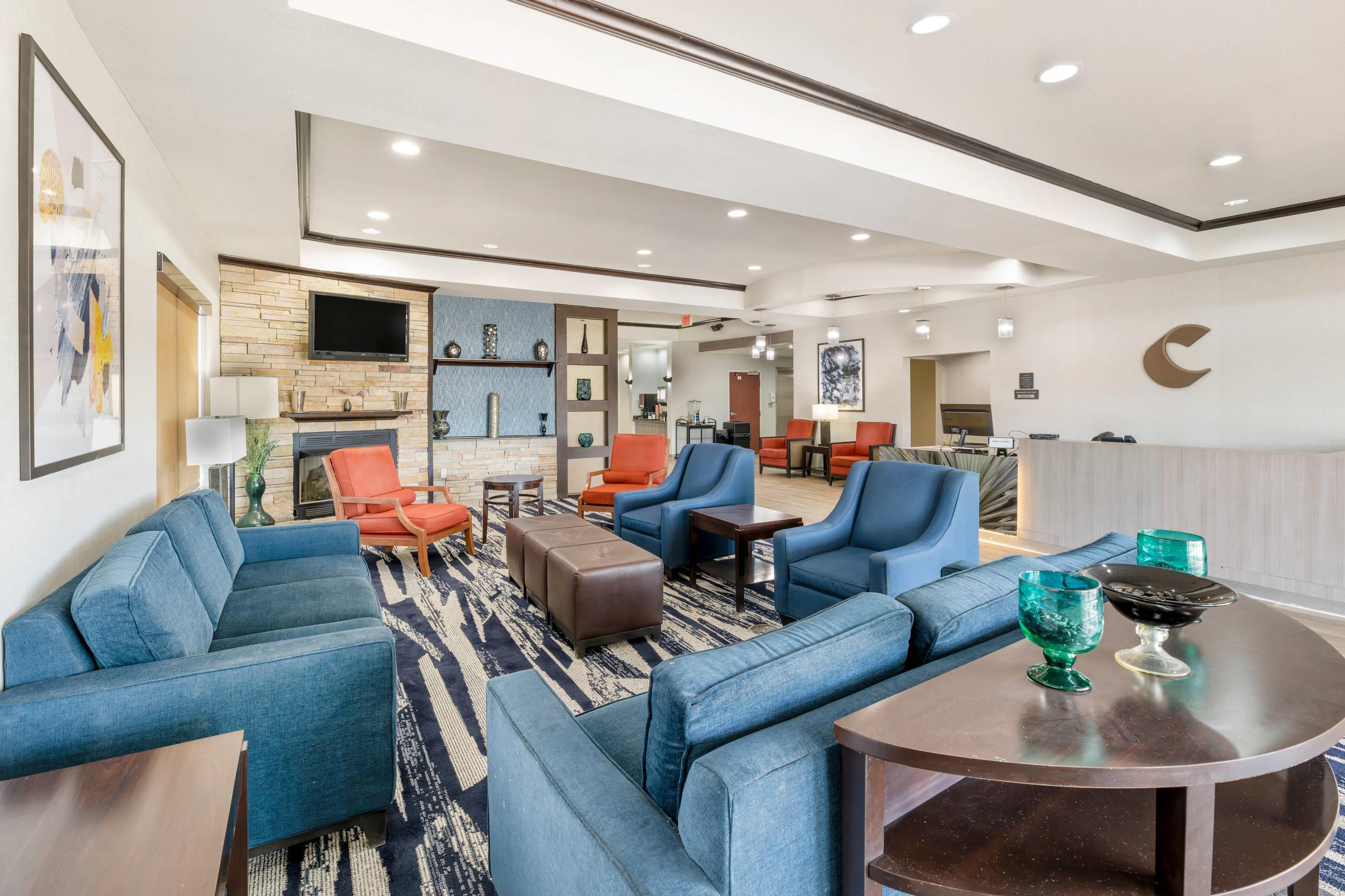 Hotel lobby | Comfort Suites Pecos