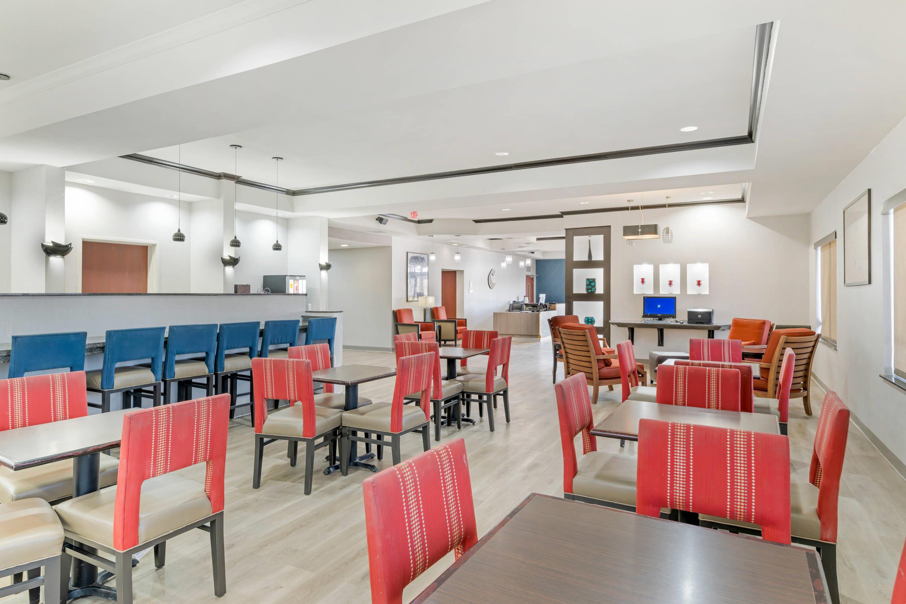 Breakfast area | Comfort Suites Pecos