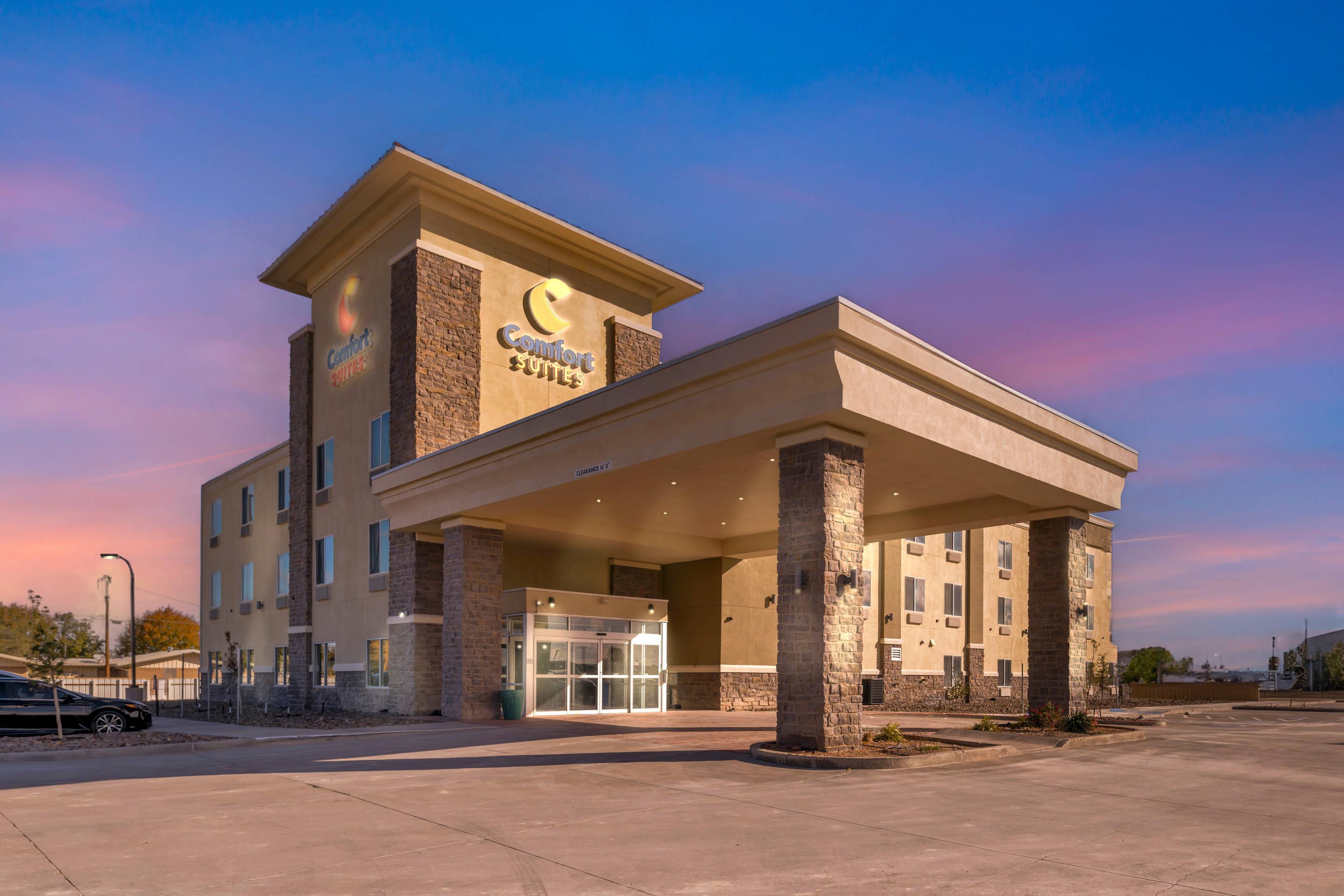 Twilight | Comfort Suites Pecos