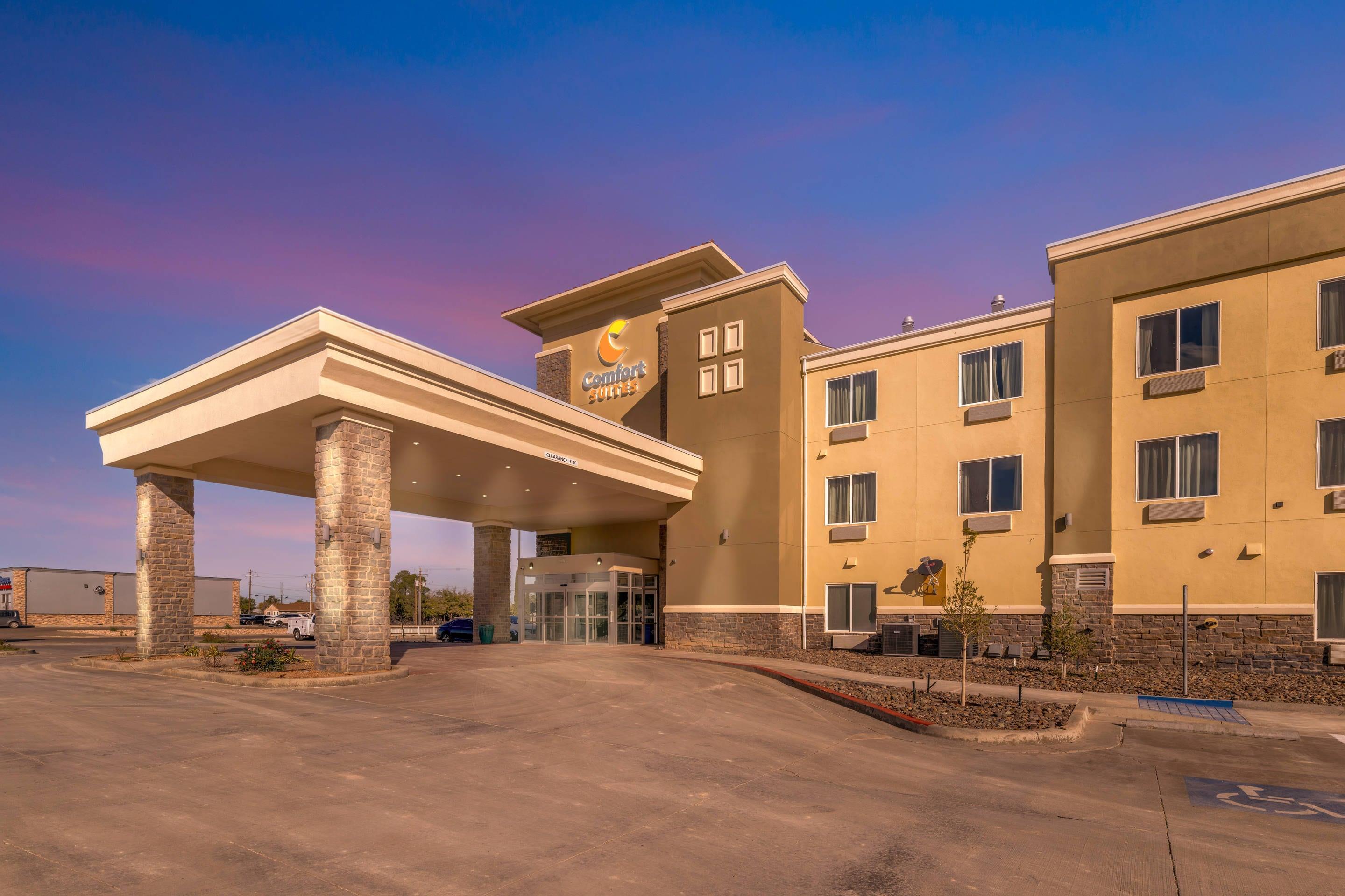 Twilight | Comfort Suites Pecos