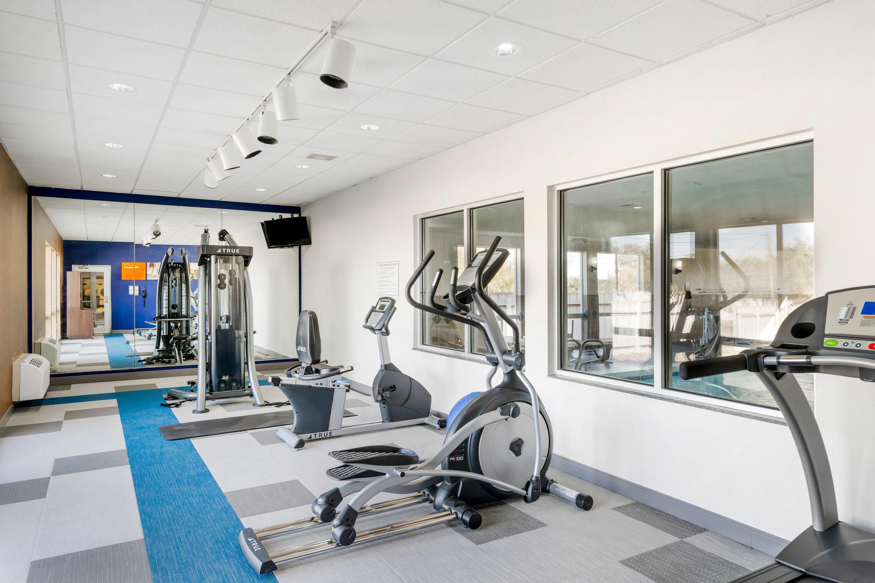Fitness center | Comfort Suites Pecos
