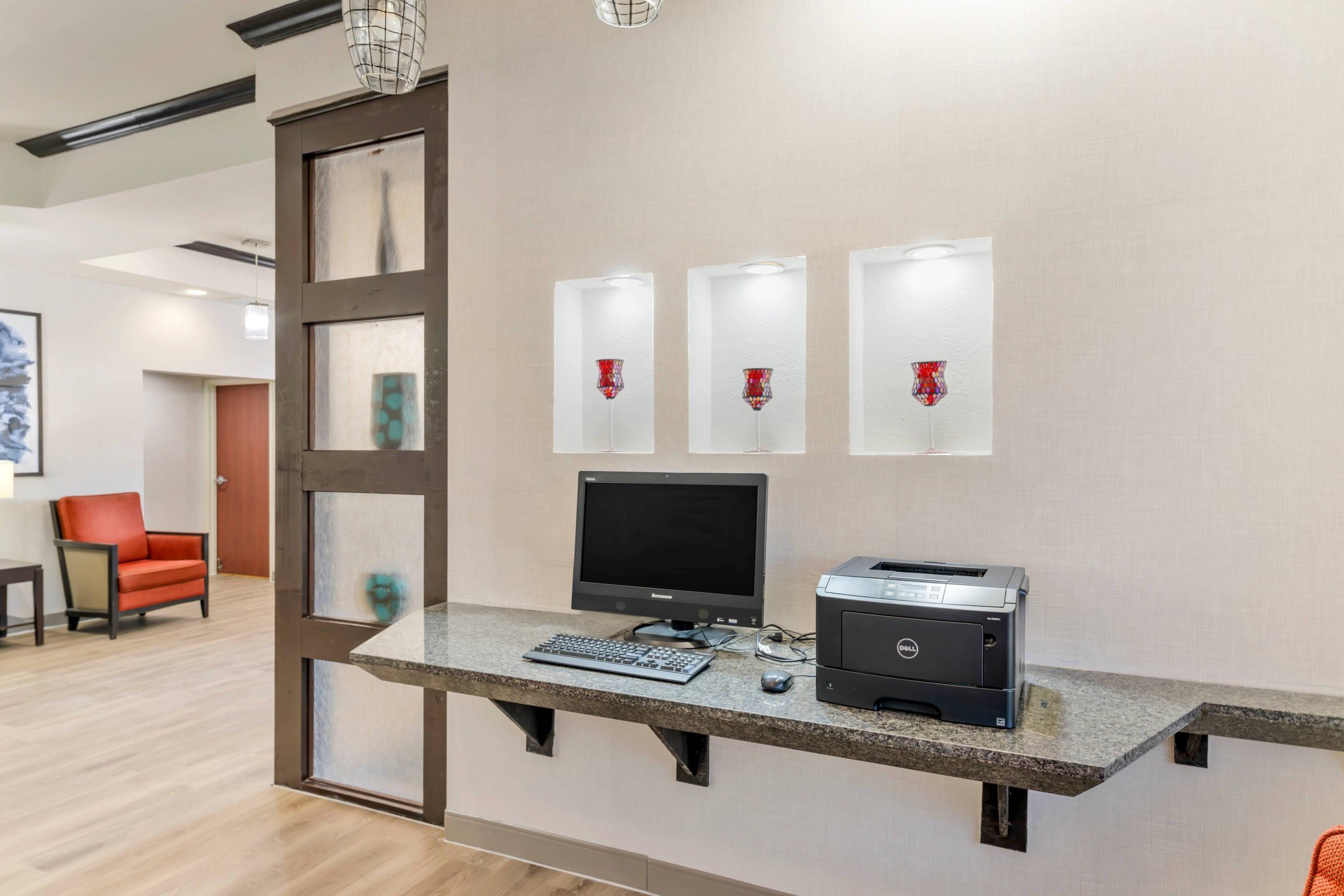 Computer in the lobby | Comfort Suites Pecos